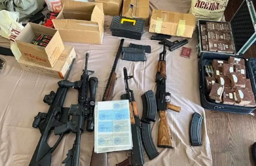 Prigojin'in evine baskın! Külçe külçe altınlar peruklar çeşitli silahlar gösterildi