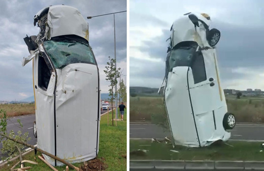 Bursa’da hafif ticari araç direğe çarpıp şaha kalktı!