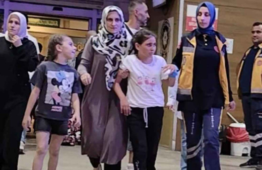 Bursa'da oyun konsoluna eli sıkışan çocuğun parmağı koptu!