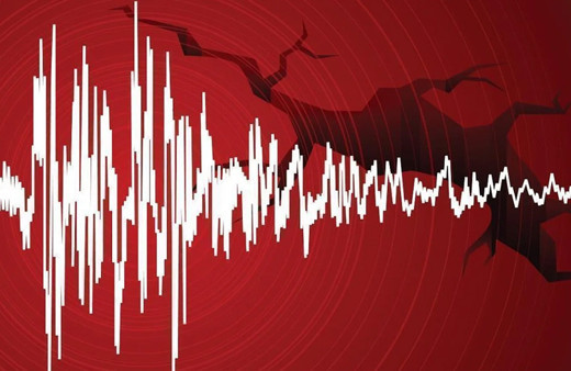 İzmir'de deprem oldu! Panik yaratan depremle ilgili Kandilli ve AFAD farklı açıkladı