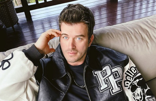 Hepsiburada’nın marka yüzü Kıvanç Tatlıtuğ oldu!