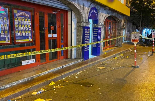 Fatih'te iki grup arasında çıkan silahlı çatışma bekçilerin müdahalesiyle durduruldu