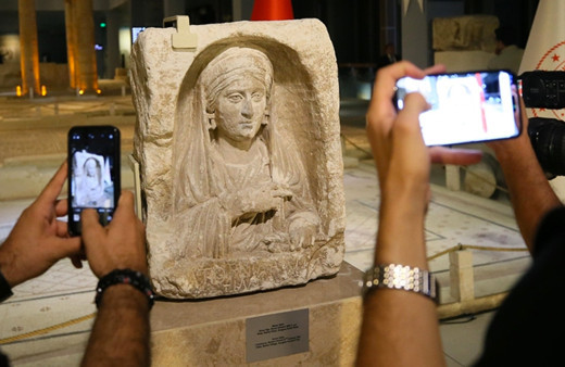 İtalya'dan iadesi sağlanan Zeugma kökenli mezar steli Türkiye'de