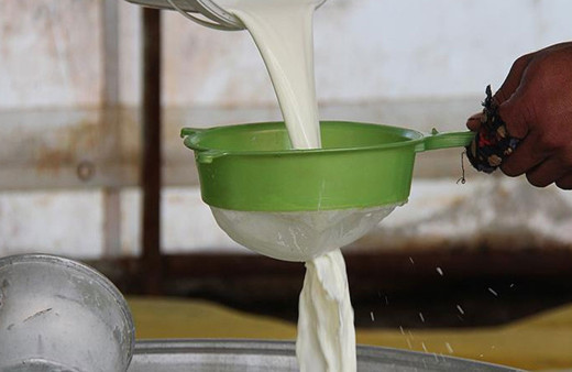 Süte zam geldi USK yeni fiyatı duyurdu! Market satış fiyatlarını etkileyecek mi?