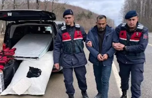 Göçmen kaçakçılarına ağır darbe! Bakan Yerlikaya duyurdu: 18 organizatör yakalandı!