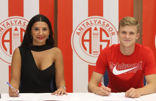 Polonyalı Jakub Kaluzinski Antalyaspor’da
