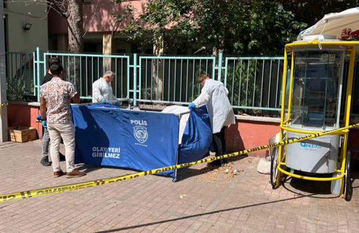 Antalya'da bir kişi bankta ölü bulundu!