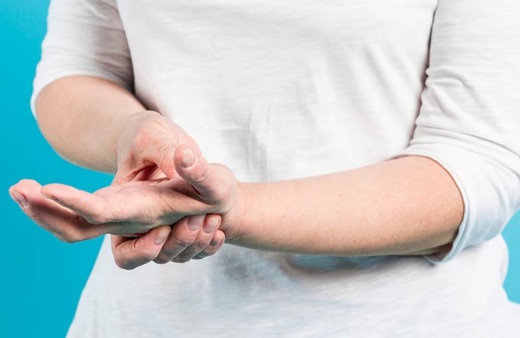 Başparmak kökündeki ağrıya dikkat!