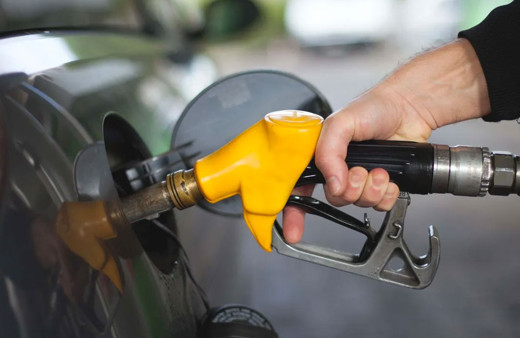 Benzin fiyatlarına zam geldi artış bugünden itibaren geçerli oldu