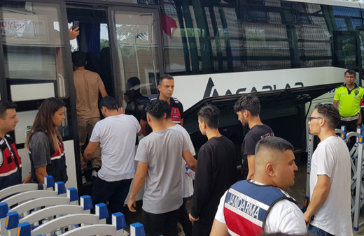 Kocaeli'de 138 düzensiz göçmen sınır dışı edildi!