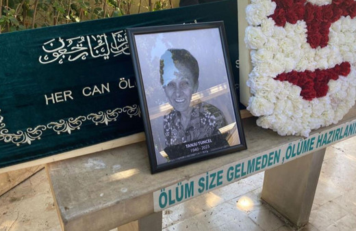 Ünlü oyuncu Tanju Tuncel son yolculuğuna uğurlandı