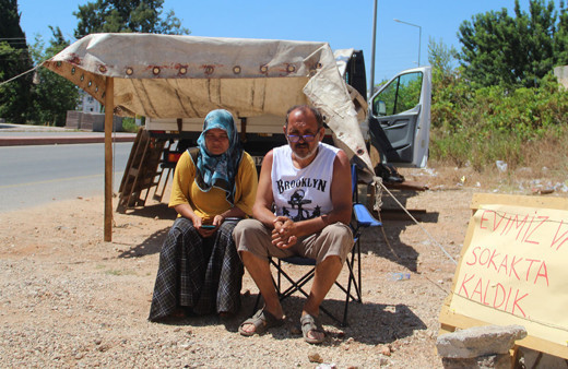 Antalya'da kiracısını çıkaramayan ev sahibi sokakta kaldı!