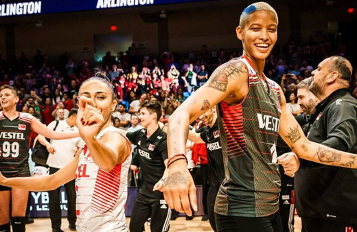 Filenin Sultanları şampiyonluğu 'erik dalı' ile böyle kutladı