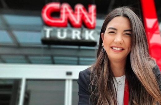 Umreye giden Fulya Öztürk başörtülü fotoğrafını paylaştı: Allah bana da nasip etti