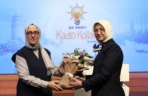 AK Parti İstanbul Kadın Kolları Başkanlığı'nda görev değişimi!