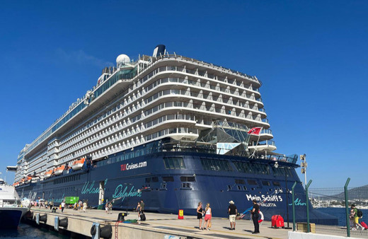 Bodrum'a "Mein Schiff 5" kruvaziyeriyle 2 bin 747 yolcu getirildi