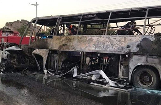 Cezayir'de yolcu otobüsü ile otomobil çarpıştı, feci kazanın bilançosu ağır oldu