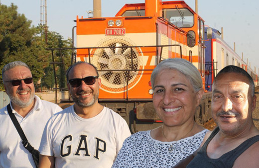 Tatil için akın akın Türkiye'ye gelen gurbetçilerden gençlere tavsiye! "Avrupa’ya özenmeyin, hayat şartları çok zor"