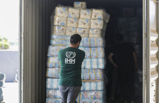 İHH, Sudan'a 15 konteynerlik yardım malzemesi gönderdi!