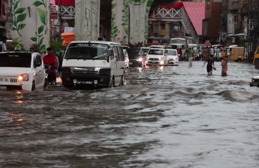 Pakistan'da muson yağmurları nedeniyle 13 kişi öldü