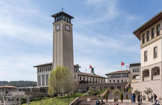 Koç Üniversitesi'nin yıllık ücreti dudak uçuklattı!