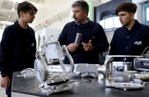 Bursa'nın meslek liseleri yaz tatilinde de üretime devam ediyor