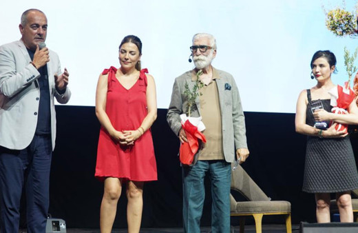 2. Gemlik Film Festivali'nin açılışını Cezmi Baskın ve Gonca Vuslateri yaptı