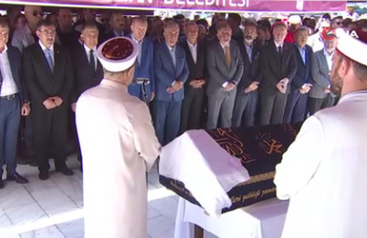 Cumhurbaşkanı Erdoğan, AK Partili Hayati Yazıcı'nın annesinin cenazesine katıldı