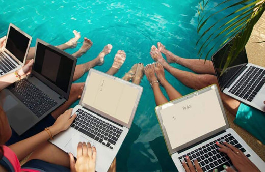 Böyle patron dostlar başına! Her çalışanına 30'ar bin lira tatil parası ödedi! 'Gidin tatil yapın'