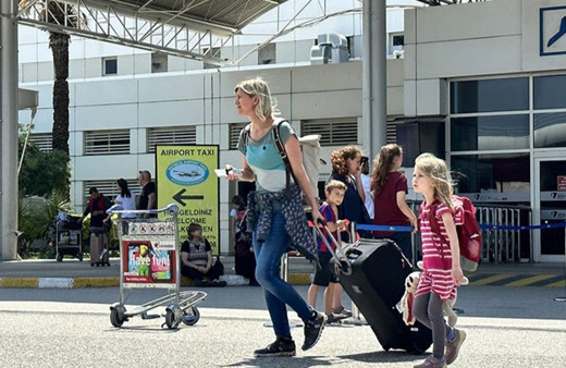 Antalya'ya 1 günde gelen turist sayısı 99 bini aştı