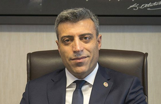 Öztürk Yılmaz, Yenilik Partisi Genel Başkanlığına yeniden seçildi