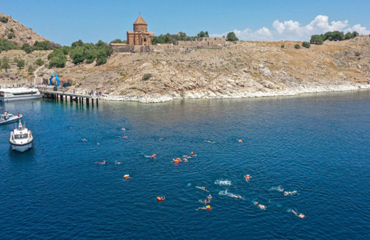 "2. Van Denizi Yüzme Festivali" sona erdi!