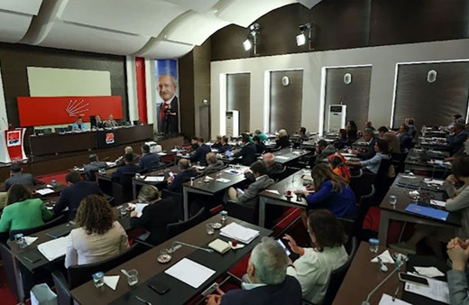 CHP PM'de kritik oylama! Ekrem İmamoğlu destekçisi parti içi muhalefet ilk yenilgisini aldı