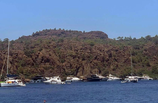 Rodos Adası'ndaki yangınlar Marmaris koylarındaki yat sayısını arttırdı!