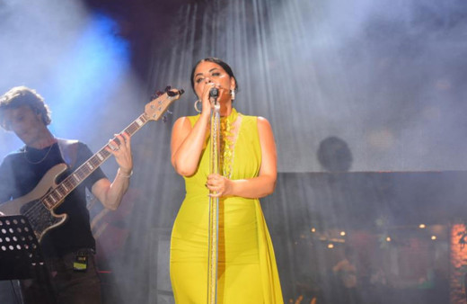 Zara, Ordu Ünye'de sahneye çıktı! On binler alana sığmadı!