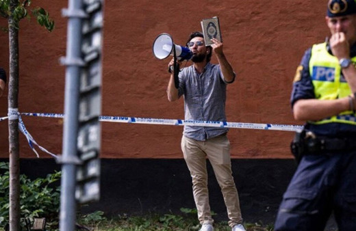 Özür dileyip Kur'an-ı Kerim yakma talebini geri çekti