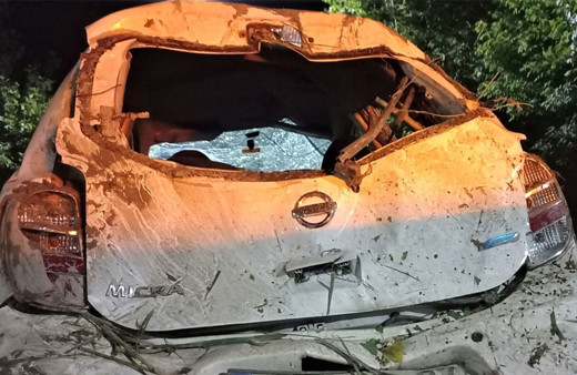 İzmir’de otomobille elektrikli motosiklet çarpıştı! 5’i ağır 7 kişi yaralandı