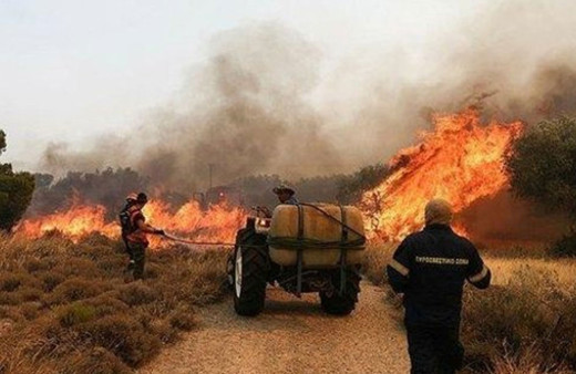 Yunanistan'da orman yangını: Askeri üssün cephaneliği patladı