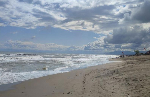 Antalya'da kar manzaralı 32 derece, sahilleri yaza döndürdü