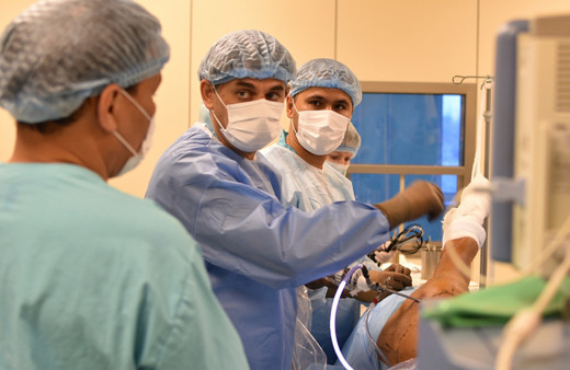 Kazakistan'da Türk doktorlar bir ilke imza attı