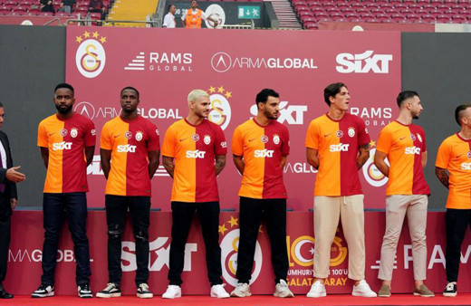 Galatasaray'dan gövde gösterisi: Yıldız isimler imzaları attı! Fenerbahçe'ye olay Ali Cabbar göndermesi...