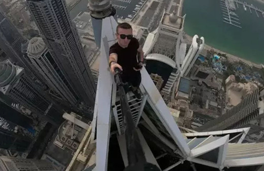 Dünyaca ünlü fenomenin son macerası feci bitti: 68. kattan yere çakıldı! Düşmeden önce...