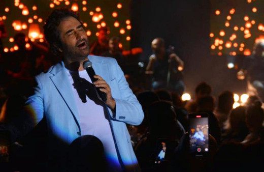 Mahsun Kırmızıgül yeni şarkısını ilk kez Çeşme'de söyledi!