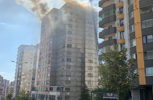 Kayseri'de yangın: 1 kişi öldü, 3 kişi dumandan etkilendi