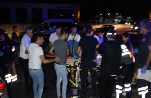 Antalya'da alkollü sürücü turistlere facia yaşattı! Tur minibüsüne çarptı 9 kişiyi yaraladı