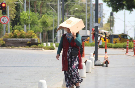 Antalyalılara ve tatilcilere büyük uyarı! "Hava sıcaklığı 8 derece artabilir"