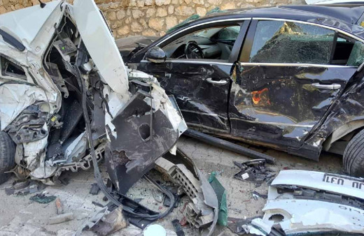 Antalya'da beton mikseri dehşet saçtı! 11 aracı biçip devrildi