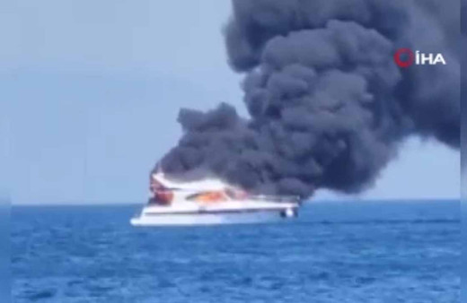 Bodrum'da milyonluk yat denizin ortasında alev topuna döndü