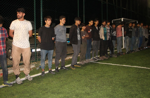 Amasya’da bir tırda 70 düzensiz göçmen yakalandı!