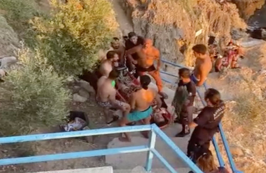 Rus kadının tatili kabusa döndü! Antalya'da 40 metrelik falez merdiveninden denize düştü